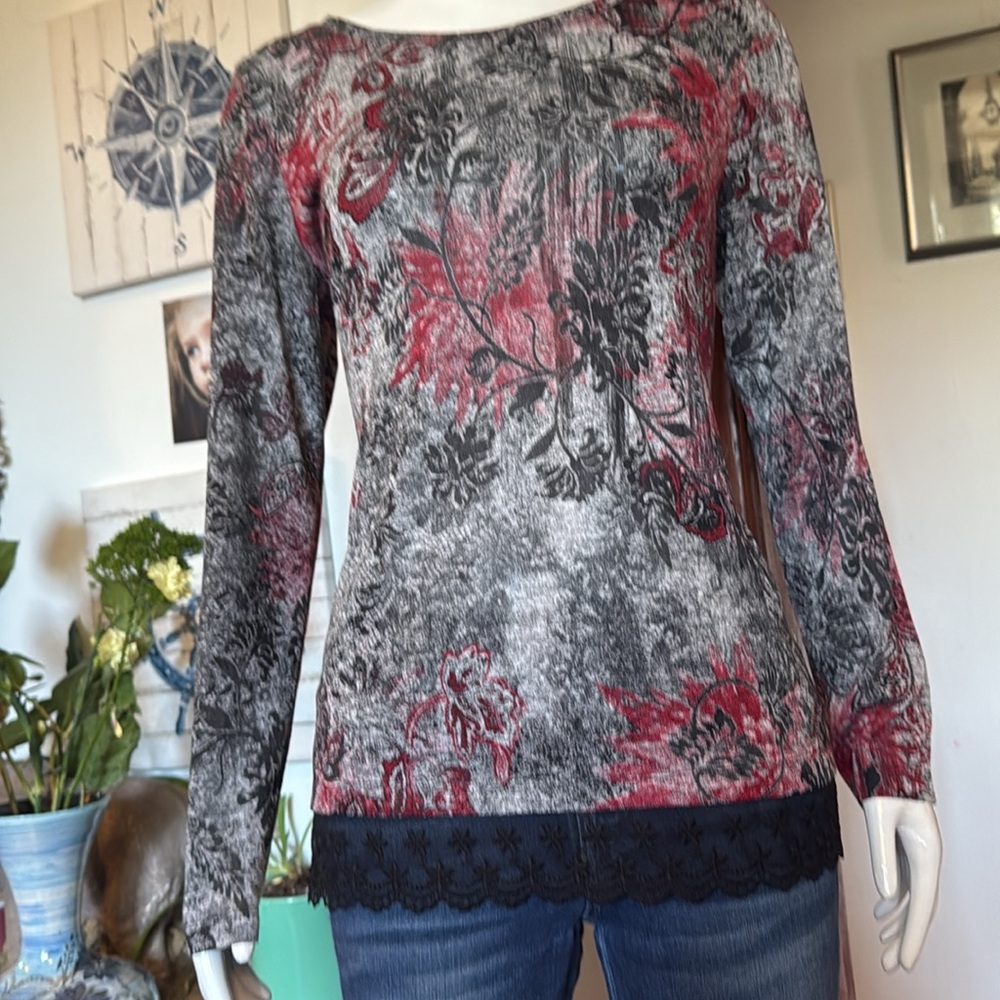 NWT northern reflections size small sheer Floral Long Sleeve Top - Red and Black
